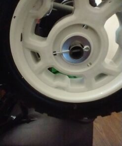 Scotts Elite Spreader for Grass Seed, Fertilizer, Salt and Ice Melt, Durable Push Spreader Holds up to 20,000 sq. ft Product Single Pack 54 61L6bJJB3VL