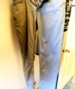 Downy Wrinkle Releaser Fabric Spray, Light Fresh Scent,33.8 Fl Oz (Pack of 2) 33.8 Fl Oz (Pack of 2) 51 61NGHWfDE2L