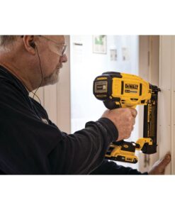 DEWALT 20V MAX* Cordless Brad Nailer Kit, 18GA (DCN680D1) 28 61NNH5sMmcL