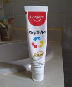 Colgate Total Teeth Whitening Toothpaste, 10 Benefits Including Sensitivity Relief ,Whitening Mint, 4.8 oz ( Pack of 4 ) Whitening Paste 4.8 Ounce (Pack of 4) 31 61OssvyscgL