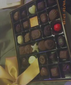 Godiva Chocolatier Classic Gold Ballotin Chocolate, Perfect Hostess Gift, Gifts for Her, Mothers Day Gift, Chocolate Lovers, 19 pc. 19 Count (Pack of 1) 20 61PIPYAmgXL