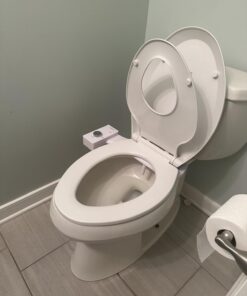 WSSROGY Elongated Toilet Seat with Built in Potty Training Seat, Magnetic Kids Seat and Cover, Slow Close, Fits both Adult and Child, Plastic, White 29 61PKkuDVwCL