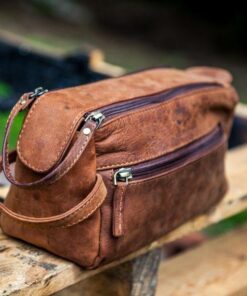 RUSTIC TOWN Buffalo Leather Toiletry Bag : Vintage Travel Shaving & Dopp Kit : for Toiletries, Cosmetics & More : Spacious Interior & Waterproof Lining : Compact, Fits Easily in Luggage Brown 31 61PMndgbNVL 1