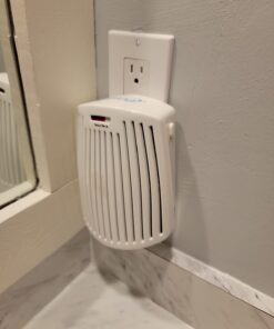 Hamilton Beach TrueAir Plug-Mount Air Freshener Odor Eliminator for Common Household-Tobacco, Pet, Bathroom & Trash, On/Off Fan, with Carbon Filter + Green Meadow Cartridge, White (04530GM) Plug Mount Odor Eliminator/Air Freshener 37 61QTySp4aL