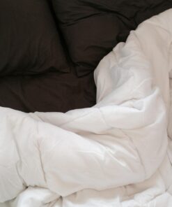 SUPERIOR Brushed Microfiber Solid Comforter, Down Alternative Bedding, Reversible, Medium Weight, Fluffy, Decorative, Duvet Insert, Oversized Blanket, Box Quilt Design, Queen, White 39 61RSzqdVK1L