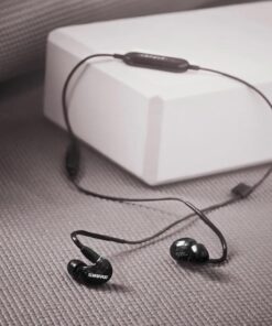 Shure SE215 PRO Wired Earbuds - Professional Sound Isolating Earphones, Clear Sound & Deep Bass, Single Dynamic MicroDriver, Secure Fit In Ear Monitor, plus Carrying Case & Fit Kit - Black (SE215-K) 3.5mm Cable 21 61RvFgIaGBL