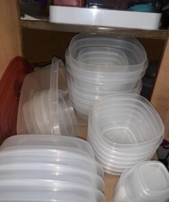 Rubbermaid 60-Piece Food Storage Containers with Lids, Salad Dressing and Condiment Containers, and Steam Vents, Microwave and Dishwasher Safe, Red 26 61RwwjReAEL