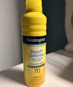 Neutrogena Beach Defense Spray Sunscreen with Broad Spectrum SPF 70, Fast Absorbing Sunscreen Body Spray Mist, Water-Resistant UVA/UVB Sun Protection, Oxybenzone Free, 6.5 oz 22 61StEI0ysUL