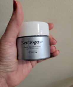 Neutrogena Rapid Wrinkle Repair Retinol Face Moisturizer, Daily Anti-Aging Face Cream with Retinol & Hyaluronic Acid to Fight Fine Lines, Wrinkles, & Dark Spots, 1.7 oz Original 43 61TPDD176DL