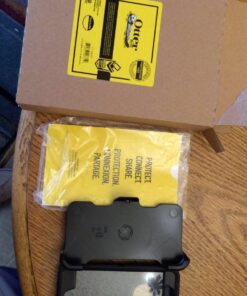 OtterBox iPhone SE 3rd & 2nd Gen, iPhone 8 & iPhone 7 (not compatible with Plus sized models) Defender Series Case - BLACK, rugged & durable, with port protection, includes holster clip kickstand Frustration Free Packaging 41 61WASDjhdxL