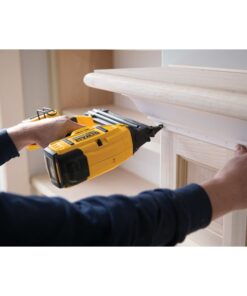 DEWALT 20V MAX* Cordless Brad Nailer Kit, 18GA (DCN680D1) 30 61XpXW7wocL