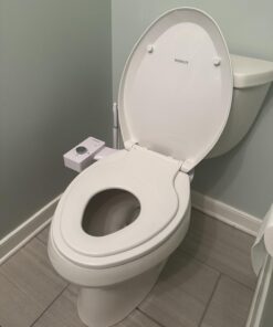 WSSROGY Elongated Toilet Seat with Built in Potty Training Seat, Magnetic Kids Seat and Cover, Slow Close, Fits both Adult and Child, Plastic, White 30 61ZOeAwc8jL