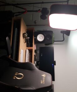 Amazon Basics Aluminum Light Photography Tripod Stand with Case - Pack of 2, 2.8 - 6.7 Feet, 3.66 Pounds, Black 2-Pack 39 61a4ZuUriTL