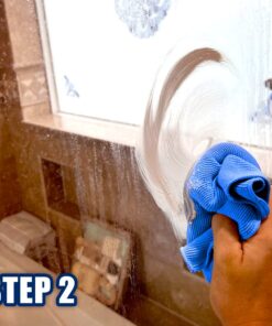 Rain-X 630035 X-Treme Clean Shower Door Cleaner, 12 Fl. Oz, Formulated To Glass Doors - Easy Use, Removes Soap Scum, Dirt, Hard Water Build-up, Calcium, Lime And Rust Stains 30 61bXgvkN1EL