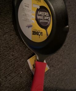 Lodge 8 Inch Cast Iron Pre-Seasoned Skillet – Signature Teardrop Handle - Use in the Oven, on the Stove, on the Grill, or Over a Campfire, Black 40 61dU9LiGjfL