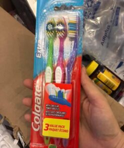 Colgate Extra Clean Full Head Toothbrush, Medium - 3 Count (Pack of 1) 18 61dWFScQllL