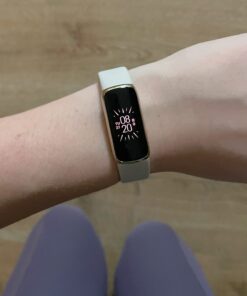 Fitbit Luxe-Fitness and Wellness-Tracker with Stress Management, Sleep-Tracking and 24/7 Heart Rate, One Size S L Bands Included, Lunar White/Soft Gold Stainless Steel, 1 Count Tracker 30 61f3XWX4L