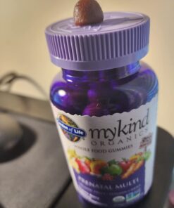Garden of Life Organics Prenatal Gummies Multivitamin with Vitamin D3, B6, B12, C & Folate for Healthy Fetal Development – Organic, Non-GMO, Gluten-Free, Vegan, Berry Flavor, 30 Day Supply 27 61fMPbmDnVL
