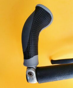 Schwinn Ergonomic Comfort Bike Grips, Fits Most Standard Bicycle Handlebars, Provide Extra Comfort and Improved Grip, Bike Parts and Accessories Black 41 61gbWd6rqwL