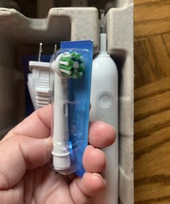 Oral-B Pro 1000 Rechargeable Electric Toothbrush, White Rechargeable Handle 38 61gf8EqXN2L