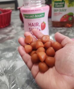 Nature's Bounty Hair, Skin & Nails with Biotin, Strawberry Gummies Vitamin Supplement, Supports Hair, Skin, and Nail Health for Women, 2500 mcg, 140 Ct 140 Count (Pack of 1) 26 61ij8J0TWML