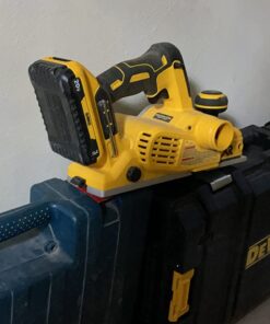 DEWALT 20V MAX Planer, 30,000 Cuts Per Minute, 2 mm Cut Depth, Brushless Motor, Bare Tool Only (DCP580B) Planer Only 46 61mEFqjOC5L