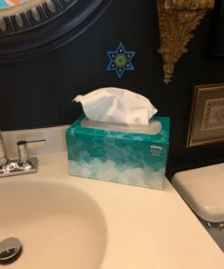 Kleenex Hand Towels (11268), Ultra Soft and Absorbent, Pop-Up Box, 18 Boxes / Case, 70 Paper Hand Towels / Box, 1,260 Sheets / Case 1260 Count (Pack of 1) White 35 61mNkkJtkL