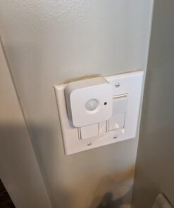 Philips Hue Smart Motion Sensor (Installation-Free Exclusive for Philips Hue Lights), White, Model:473389 31 61nS2IIVxL