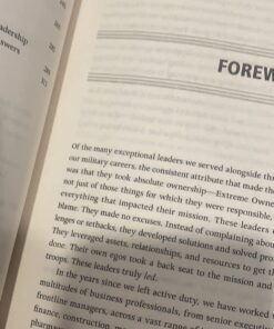 Extreme Ownership: How U.S. Navy SEALs Lead and Win (New Edition) 44 61nUBQC5jZL