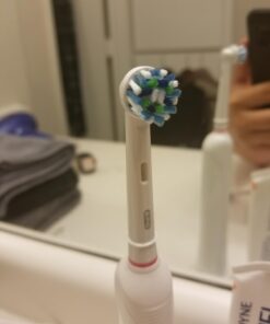 Oral-B Pro 1000 Rechargeable Electric Toothbrush, White Rechargeable Handle 47 61nYhYeYD0L