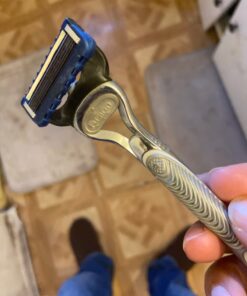 Gillette Sensor3 Comfort Disposable Razors for Men, 8 Count, Lubrastrip Glides Easily Over Your Skin Sensor3 Comfort (8ct) 36 61oKd12IKkL