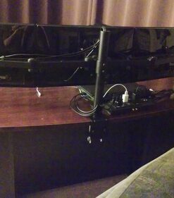 Mount-It! Triple Monitor Mount | 3 Monitor Desk Stand | Fits Three Computer Screens 19 20 21 22 23 24 Inches | C-Clamp Base | Heavy Duty Full Motion Tri Arms | VESA 75 100 Compatible up to 24 inches 51 61oMJq6CXTL