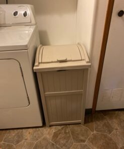 Suncast 33 Gallon Hideaway Trash Can for Patio - Resin Outdoor Trash with Lid - Use in Backyard, Deck, or Patio - Taupe 1 Pack 35 61p70nJBBkL