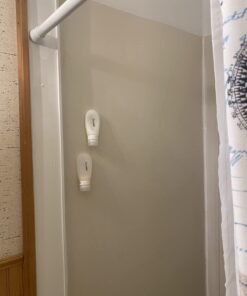 LiquiSnugs Premium - 100% Guaranteed Leak Proof Silicone Travel Bottles For Toiletries - TSA Approved Container. Premium Range Travel Shampoo Bottles with Suction Cups and Adjustable Labels 41 61pxN4pviqL