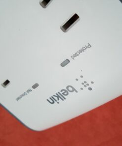 Belkin 6-Outlet Wall Surge Protector w/ 2 USB Ports - Wall Mountable w/ Premium Protection Against Surges - Safe Charge for Mobile Devices, Tablets, Small Appliances, & More - 900 Joules of Protection Wall Mount 6-Outlet with USB Power Strip 39 61q5mGr5eL