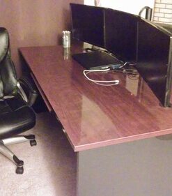 Mount-It! Triple Monitor Mount | 3 Monitor Desk Stand | Fits Three Computer Screens 19 20 21 22 23 24 Inches | C-Clamp Base | Heavy Duty Full Motion Tri Arms | VESA 75 100 Compatible up to 24 inches 52 61ruKFIeq2L