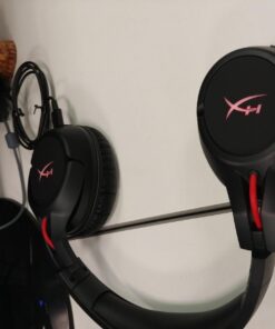 HyperX Cloud Flight - Wireless Gaming Headset, Long Lasting Battery up to 30 Hours, Detachable Noise Cancelling Microphone, Red LED Light, Comfortable Memory Foam, Works with PC, PS4 & PS5 Black, Red 56 61sdm0j0rlL