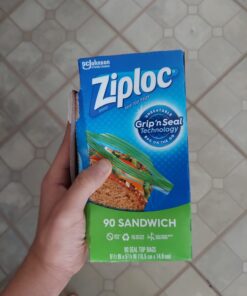 Ziploc Sandwich and Snack Bags, Storage Bags for On the Go Freshness, Grip 'n Seal Technology for Easier Grip, Open, and Close, 90 Count 37 61sg8U1dBwL
