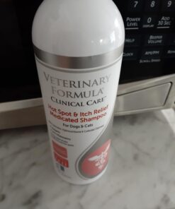 Veterinary Formula Clinical Care Hot Spot & Itch Relief Medicated Shampoo for Dogs and Cats 16oz – Helps Alleviate Sensitive Skin, Scratching, and Licking of Coat 36 61tCPTf7RiL