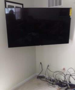 Mount-It! Corner TV Mount | Premium Swivel Full Motion Caddy Corner Wall Bracket for 37-63 inch Flat Panel Screens VESA up to 800x400, 132 lb Capacity, Black 62 61uq70zYzQL