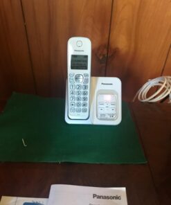 Panasonic DECT 6.0 Expandable Cordless Phone with Answering Machine and Smart Call Block - 2 Cordless Handsets - KX-TGD532W (White/Silver) White/Silver 2 Handsets Talking Caller ID + Answering Machine 37 61wTKAUeSxL