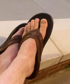 OLUKAI Mea Ola Men's Beach Sandals, Premium Leather Flip-Flop Slides, Compression Molded Footbed & Comfort Fit, Laser-Etched Design 10 Tan/Dk Java 16 61wTKjPUfQL