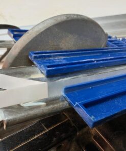 Kreg KMA3700 Accu-Cut XL - Track Saw Guide - With Universal Sled - Make Cross-, Rip- & Angled-Cuts Easily - Straight Cut Guide Track System - Circular Saw Track Guide 35 61xPe3mjs5L