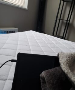 Utopia Bedding Quilted Fitted Mattress Pad (King) - Elastic Fitted Mattress Protector - Mattress Cover Stretches up to 16 Inches Deep - Machine Washable Mattress Topper White King 69 61xlVGSUPOL