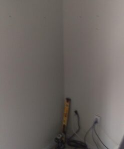 Mount-It! Corner TV Mount | Premium Swivel Full Motion Caddy Corner Wall Bracket for 37-63 inch Flat Panel Screens VESA up to 800x400, 132 lb Capacity, Black 64 61yqsvgkC9L