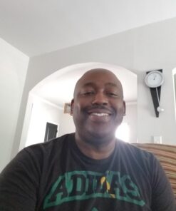 MARLOWE. No. 122 Men's Facial Scrub 6 oz, Light Daily Exfoliating Face Cleanser with Natural Aloe & Green Tea Extracts, Fresh Pine & Agarwood Scent 6 Fl Oz (Pack of 1) 18 61yv3CUq4L