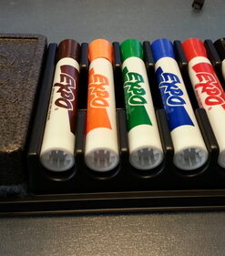 EXPO 83056 Original Dry Erase Set, Chisel Tip, Assorted Colors, 7-Piece with Organizer 18 61zkUWzA86L