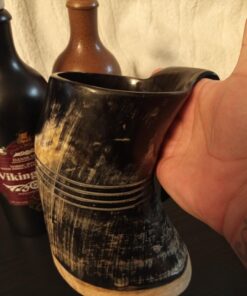 Norse Tradesman XL Viking Drinking Horn Mug - 100% Authentic Beer Horn Tankard With Hardwood Bottom & Ring Engravings | The Eternal, Low Polish, approx. 30 oz 32 71 G2usPqrL