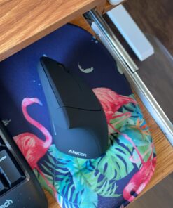 Anker 2.4G Wireless Vertical Ergonomic Optical Mouse, 800 / 1200 /1600 DPI, 5 Buttons for Laptop, Desktop, PC, Macbook - Black 40 71 etSe4rpL