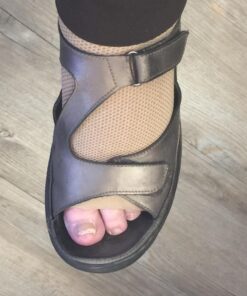 Physix Gear Sport Plantar Fasciitis Socks with Arch Support for Men & Women - Ankle Compression Sleeve, Toeless Compression Socks Foot Pain Relief, Ankle Swelling Better Than Night Splint, Beige L/XL L/XL-US Mens 8.5-13 | Womens 8-11 Beige Nude (1 Pair) 41 71 k2B0yfUL